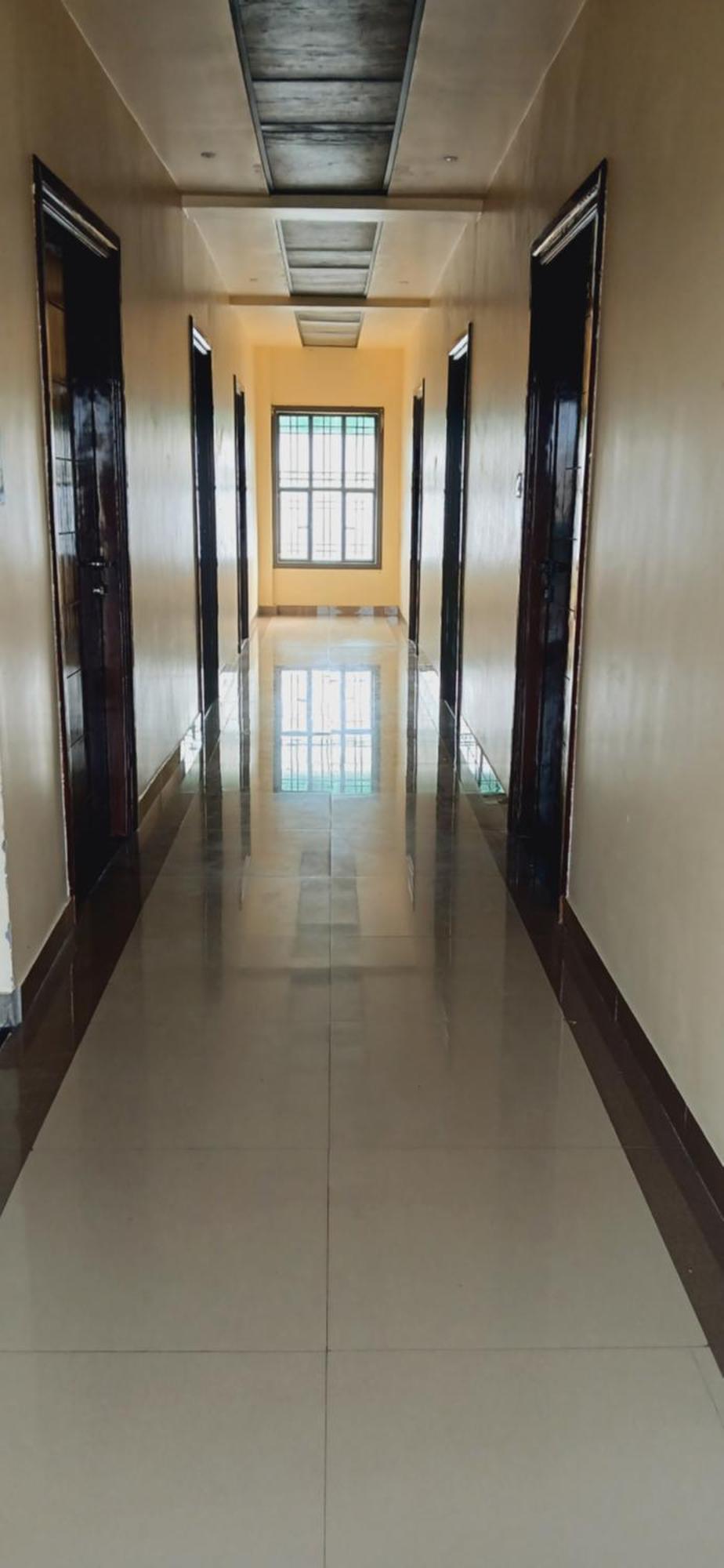 Shivam Hotel Varanasi - Near Kashi Vishwanath Temple With Parking And Lift Экстерьер фото